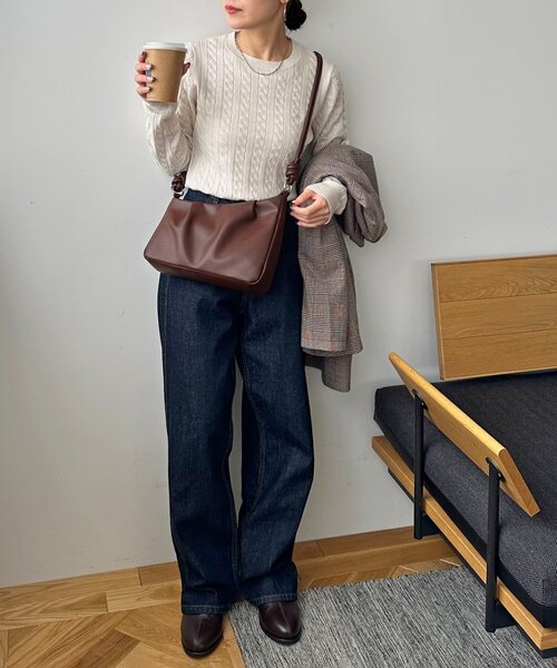 DISCOAT（ディスコート）の「タック使い2WAYアシメショルダーバッグ（ショルダーバッグ・レディース・ブラック/ベージュ/ブラウン・FREE）」の11枚目の写真