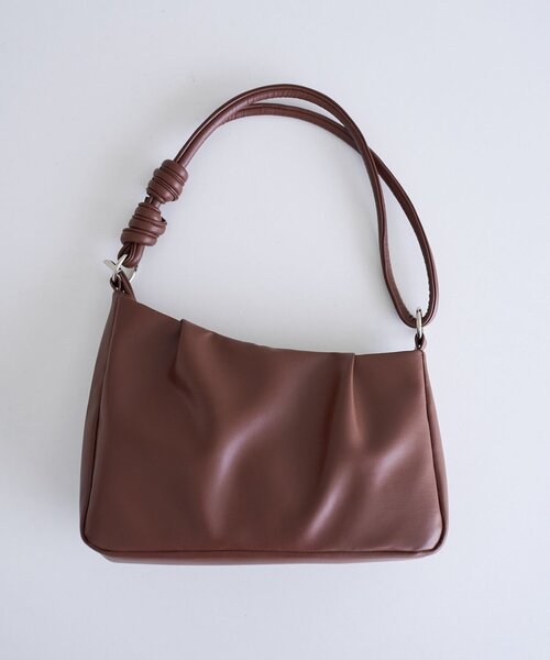 DISCOAT（ディスコート）の「タック使い2WAYアシメショルダーバッグ（ショルダーバッグ・レディース・ブラック/ベージュ/ブラウン・FREE）」の19枚目の写真