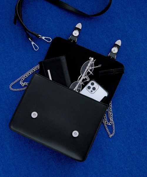 Ellno Loset（エルノロゼット）の「Wチェーンバックルスクエアショルダーバック（ショルダーバッグ・メンズ・ブラック・FREE）」の22枚目の写真