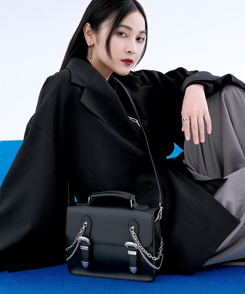 Ellno Loset（エルノロゼット）の「Wチェーンバックルスクエアショルダーバック（ショルダーバッグ・メンズ・ブラック・FREE）」の5枚目の写真