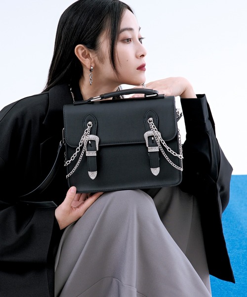Ellno Loset（エルノロゼット）の「Wチェーンバックルスクエアショルダーバック（ショルダーバッグ・メンズ・ブラック・FREE）」の7枚目の写真