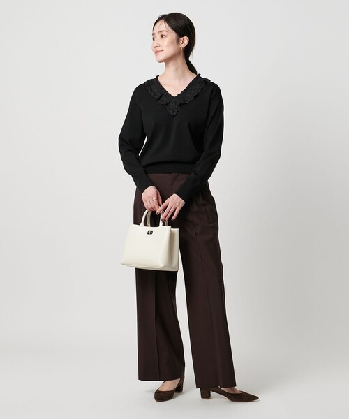 UNITED ARROWS(ユナイテッドアローズ)の「スカラップ レース フリル ニット‐ウォッシャブル‐(ニット/セーター・レディース・ネイビー/ベージュ/ブラック・FREE)」の9枚目の写真