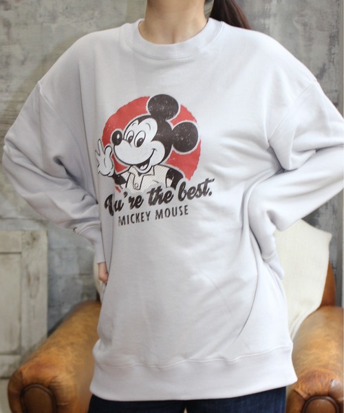 Disney(ディズニー)の「【DISNEY/ディズニー】ミッキーマウス 裏毛プリントスウェット(BIGシルエット)(スウェット・レディース・ダークグリーン/ピンク/ブラウン/グレー・MEDIUM/LARGE)」の3枚目の写真