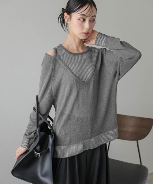 AMELY(エミリー)の「レイヤード風 ブークレニット(ニット/セーター・レディース・ブラック/グレー/アイボリー・フリー)」の2枚目の写真