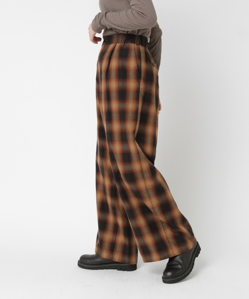 RNA-N（アールエヌエーエヌ）の「R4386 オンブレーチェックバギーパンツ（その他パンツ・レディース・ブラック/オフホワイト/ブラウン・FREE）」の9枚目の写真