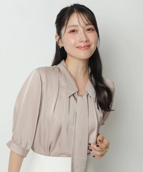 新品 アプワイザーリッシェ フロント チェーン ブラウス ベージュ フロントチェーン5分袖ブラウス（シャツ/ブラウス）｜Apuweiser