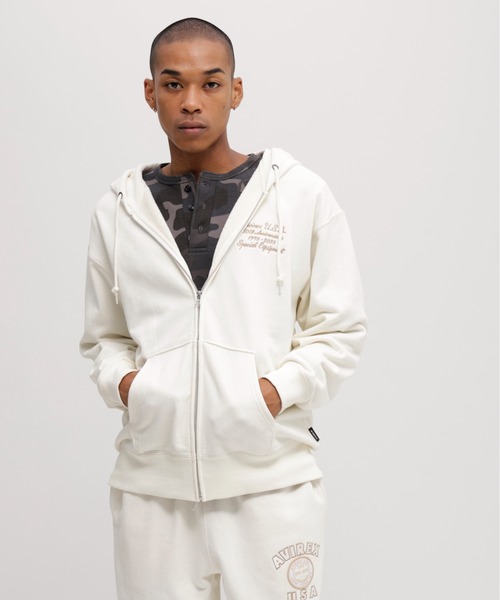 AVIREX（アヴィレックス）の「AVIREX 50th VARSITY PARKA / 50周年 バーシティー パーカー / アヴィレックス（パーカー・メンズ・チャコール/オフホワイト/エンジ・XX-LARGE/LARGE/MEDIUM/X-LARGE）」の7枚目の写真