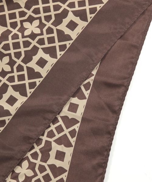 studio CLIP(スタディオクリップ)の「幾何学模様大判スカーフ(バンダナ/スカーフ・レディース・ブラウン/オレンジ・FREE)」の7枚目の写真