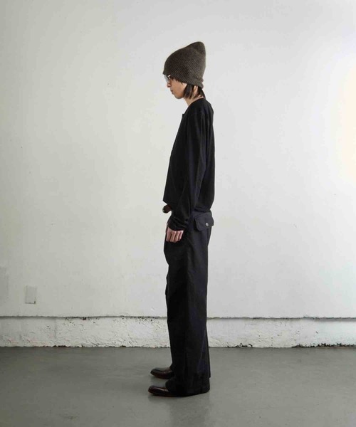 NVRFRGT（ネヴァーフォーゲット）の「DOUBLE LAYERED LONG SLEEVE HENLEY T SHIRT（Tシャツ/カットソー・メンズ・ブラック・1/2）」の2枚目の写真