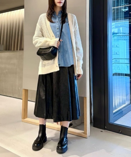 LOVELESS(ラブレス)の「デニムバックギャザーブラウス(シャツ/ブラウス・レディース・ブルー系その他7/ブルー系その他2・36)」の3枚目の写真