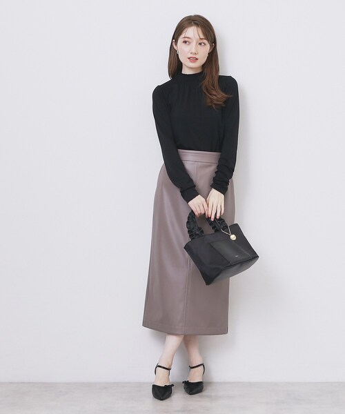 シャーリングデザイントップス【洗濯機OK/吸湿発熱】（Tシャツ