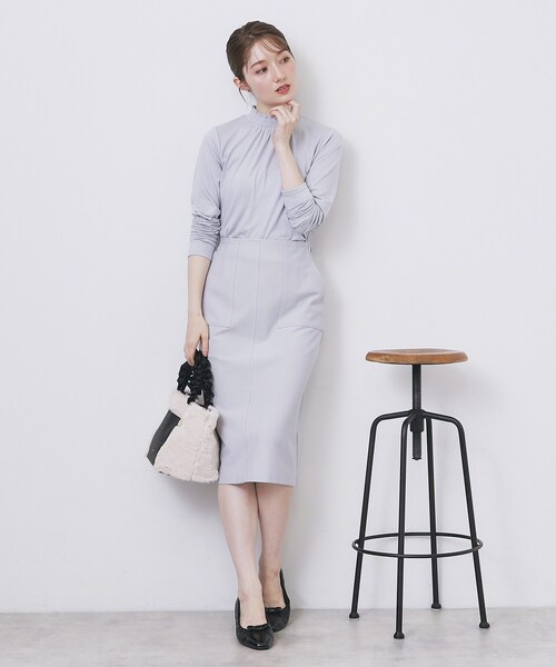 index(インデックス)の「シャーリングデザイントップス【洗濯機OK/吸湿発熱】(Tシャツ/カットソー・レディース・ブラック/サックスブルー/オフホワイト/チャコールグレー・36/38/40/42)」の19枚目の写真