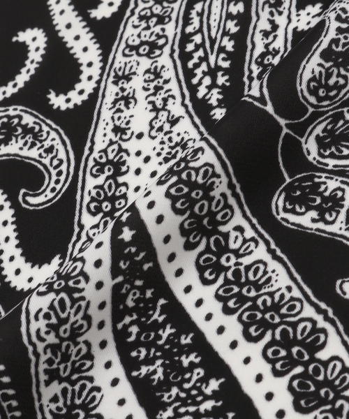 B.C STOCK(ベーセーストック)の「【WEB+一部店舗限定】スカーフ(ストール/ショール・レディース・ブラック/ブラック系その他/ブラウン/キャメル/カーキ/ネイビー/オレンジ/イエロー・FREE)」の18枚目の写真