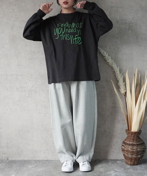 Emma（SELECT LEVERY）（エマ セレクトリベリー）の「手書き風ロゴ刺繍 BIGTシャツ（Tシャツ/カットソー・レディース・ブラック/オフホワイト/チャコール/ブラウン・FREE）」の10枚目の写真