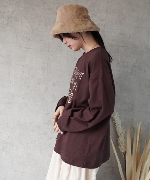 Emma（SELECT LEVERY）（エマ セレクトリベリー）の「手書き風ロゴ刺繍 BIGTシャツ（Tシャツ/カットソー・レディース・ブラック/オフホワイト/チャコール/ブラウン・FREE）」の16枚目の写真