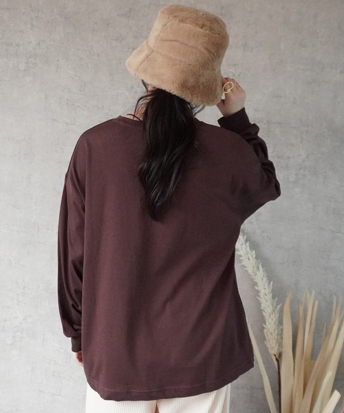 Emma（SELECT LEVERY）（エマ セレクトリベリー）の「手書き風ロゴ刺繍 BIGTシャツ（Tシャツ/カットソー・レディース・ブラック/オフホワイト/チャコール/ブラウン・FREE）」の17枚目の写真