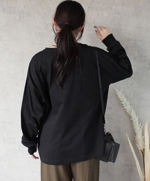 Emma（SELECT LEVERY）（エマ セレクトリベリー）の「手書き風ロゴ刺繍 BIGTシャツ（Tシャツ/カットソー・レディース・ブラック/オフホワイト/チャコール/ブラウン・FREE）」の21枚目の写真