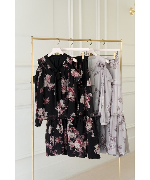 Her lip to(ハーリップトゥー)の「Isaline Bow-Tie Floral Blouse(シャツ/ブラウス・レディース・ブラック/ベージュ系/ホワイト系・S/M)」の17枚目の写真