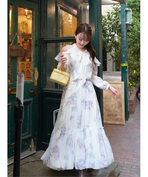 Her lip to(ハーリップトゥー)の「Isaline Bow-Tie Floral Blouse(シャツ/ブラウス・レディース・ブラック/ベージュ系/ホワイト系・S/M)」の5枚目の写真