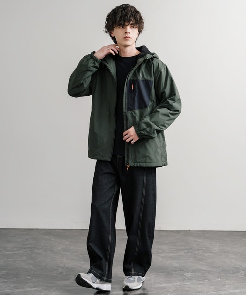 LOGOS（ロゴス）の「LOGOS ロゴス オーバーサイズフード裏ボアフリースフーディー/ワンポイントロゴ入り撥水ナイロンジャケット（マウンテンパーカー・メンズ・ネイビー/レッド/ダークグリーン/ブラック/ライトベージュ・LL/L/M）」の18枚目の写真