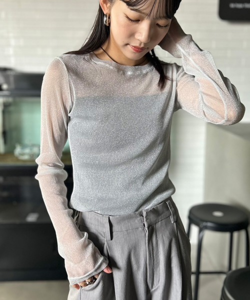 Kotoe(コトエ)の「【全8色】 ラメシアートップス クルーネック 長袖(Tシャツ/カットソー・レディース・ブラック/ワイン/アイボリー/シルバー/ブラウン/ホワイト系その他/ダークグレー/ゴールド・FREE)」の3枚目の写真