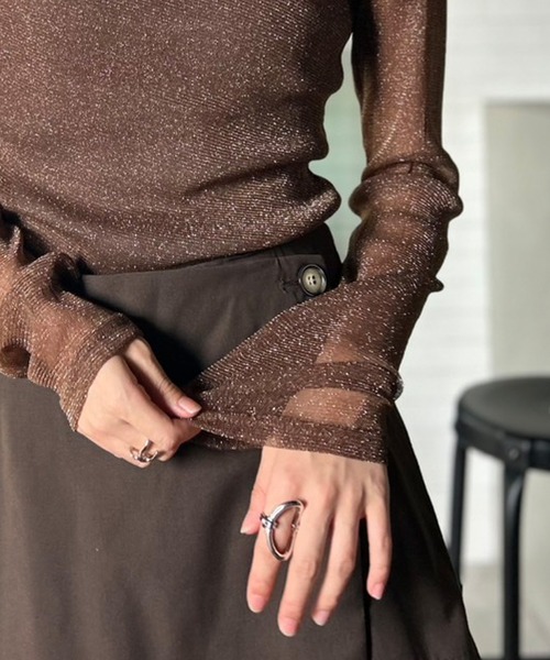 Kotoe(コトエ)の「【全8色】 ラメシアートップス クルーネック 長袖(Tシャツ/カットソー・レディース・ブラック/ワイン/アイボリー/シルバー/ブラウン/ホワイト系その他/ダークグレー/ゴールド・FREE)」の20枚目の写真