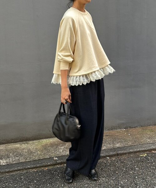 BEARDSLEY（ビアズリー）の「裾タムレースカットソー（Tシャツ/カットソー・レディース・ブラック/アイボリー・FREE）」の4枚目の写真