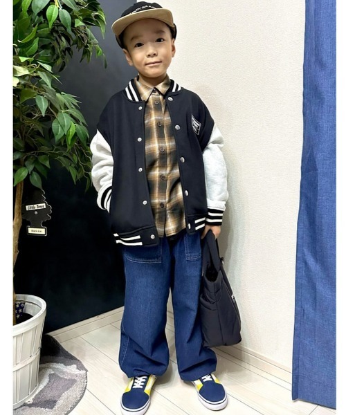 Right-on（ライトオン）の「【Refurbish】裏起毛スウェットスタジアムジャンパー（スタイリッシュ/カジュアル)（ブルゾン・キッズ・ベージュ/ブラック・130/140/150/160）」の12枚目の写真