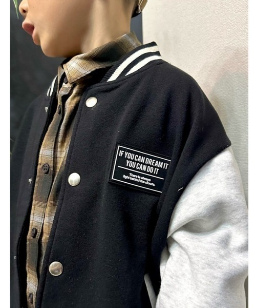 Right-on（ライトオン）の「【Refurbish】裏起毛スウェットスタジアムジャンパー（スタイリッシュ/カジュアル)（ブルゾン・キッズ・ベージュ/ブラック・130/140/150/160）」の10枚目の写真