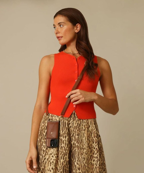 BANDOLIER（バンドリヤー）の「BANDOLIER / Hailey Side Slot iPhone 17シリーズケース（スマホケース/カバー・レディース・ブラック/ベージュ/ゴールド/シルバー/ダークラベンダー・iPhone 17 Pro/iPhone 17 Pro Max）」の7枚目の写真