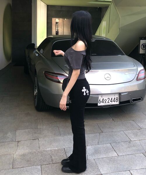 MUCENT(ムセント)の「ピストルバックレザー ダブルクロス ブーツカットコットンパンツ(その他パンツ・レディース・ブラック・SMALL/MEDIUM)」の14枚目の写真