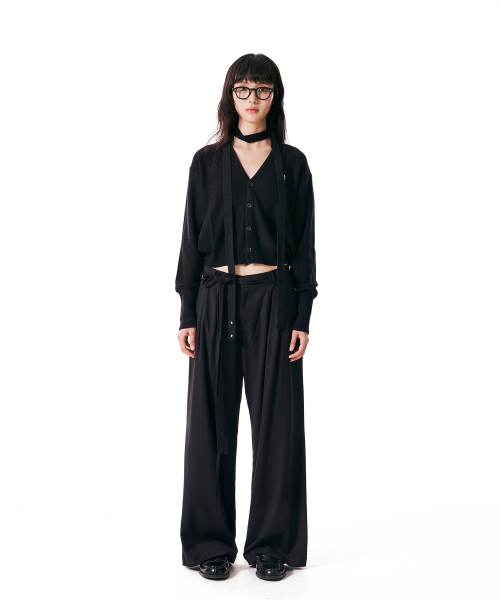 IUGAMAKARAS(イウガマカラス)の「Belted Striped Trousers (Black)(スラックス・レディース・その他・2/1)」の2枚目の写真