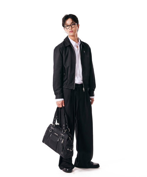 IUGAMAKARAS(イウガマカラス)の「Belted Striped Trousers (Black)(スラックス・レディース・その他・2/1)」の5枚目の写真