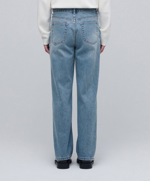 MUSINSA STANDARD（ムシンサスタンダード）の「ピンタックレギュラーフィットデニムパンツ[ライトインディゴ]（デニムパンツ・メンズ・その他・40/38/42/26/27/28/29/36/34/32/30/31/33）」の3枚目の写真