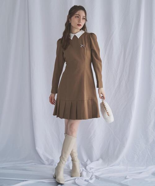 SWINGLE(スウィングル)の「ホワイトカラープリーツミニワンピース(ワンピース・レディース・ダークブラウン/カーキ/ブラック・FREE)」の3枚目の写真