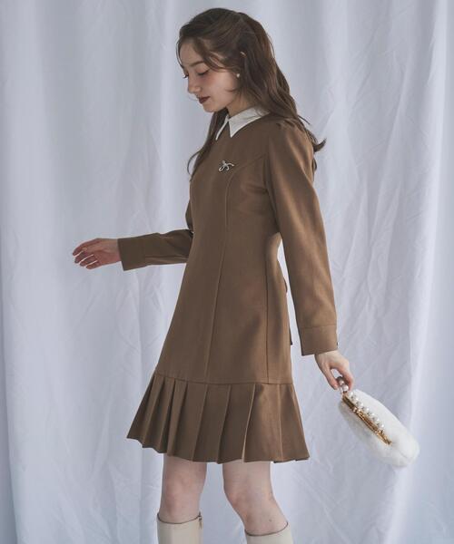 SWINGLE(スウィングル)の「ホワイトカラープリーツミニワンピース(ワンピース・レディース・ダークブラウン/カーキ/ブラック・FREE)」の4枚目の写真