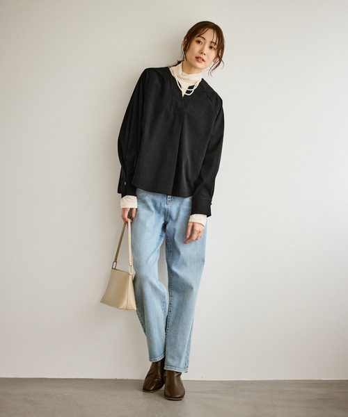 ROPE' PICNIC(ロペピクニック)の「【emur/エミュール】ストレッチ起毛あわせネックブラウス(シャツ/ブラウス・レディース・キナリ/ブルー/ブラック・38)」の8枚目の写真