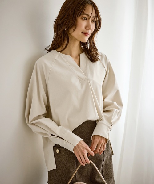 ROPE' PICNIC(ロペピクニック)の「【emur/エミュール】ストレッチ起毛あわせネックブラウス(シャツ/ブラウス・レディース・キナリ/ブルー/ブラック・38)」の16枚目の写真