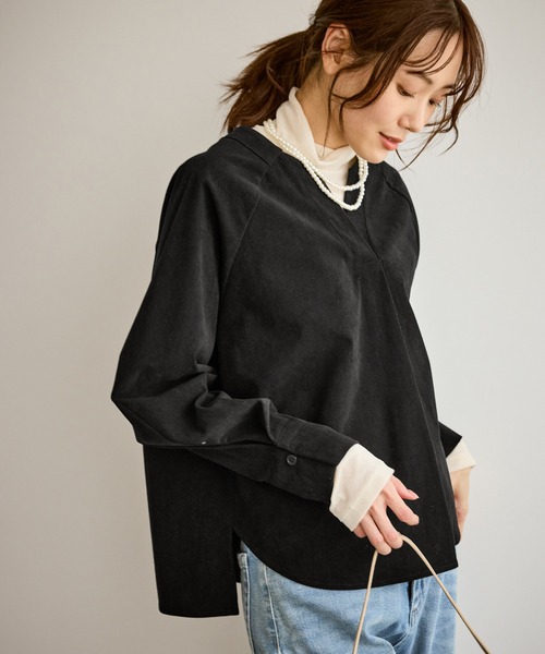 ROPE' PICNIC(ロペピクニック)の「【emur/エミュール】ストレッチ起毛あわせネックブラウス(シャツ/ブラウス・レディース・キナリ/ブルー/ブラック・38)」の4枚目の写真