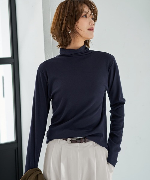 STYLE DELI(スタイルデリ)の「やわらか薄リブルーズタートルトップス(Tシャツ/カットソー・レディース・レッド/ネイビー・FREE)」の1枚目の写真