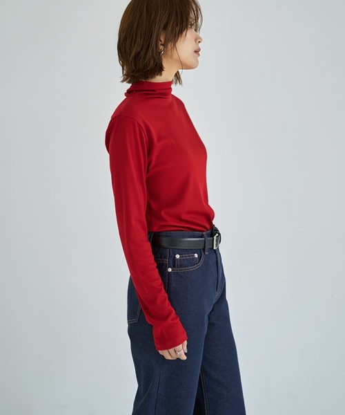 STYLE DELI(スタイルデリ)の「やわらか薄リブルーズタートルトップス(Tシャツ/カットソー・レディース・レッド/ネイビー・FREE)」の12枚目の写真