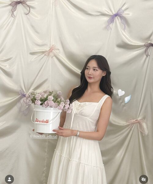 SLOWLOLLI(スローローリ)の「Ribbon shirring sleeveless dress_4 Colors(ワンピース・レディース・アイボリー/ブラック/ブルー/インディゴブルー/オレンジ・FREE/2(L))」の18枚目の写真