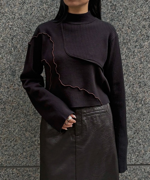 &g'aime（アンジェム）の「【&ｇ'aime 】メロー配色ショートニット　Contrast Lettuce-Edge Short Knit（ニット/セーター・レディース・チャコールグレー/ブラック/グレイッシュベージュ・FREE）」の2枚目の写真