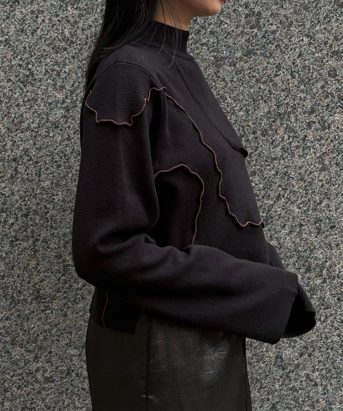 &g'aime（アンジェム）の「【&ｇ'aime 】メロー配色ショートニット　Contrast Lettuce-Edge Short Knit（ニット/セーター・レディース・チャコールグレー/ブラック/グレイッシュベージュ・FREE）」の14枚目の写真