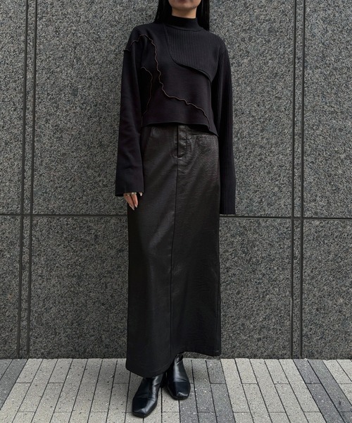 &g'aime（アンジェム）の「【&ｇ'aime 】メロー配色ショートニット　Contrast Lettuce-Edge Short Knit（ニット/セーター・レディース・チャコールグレー/ブラック/グレイッシュベージュ・FREE）」の18枚目の写真