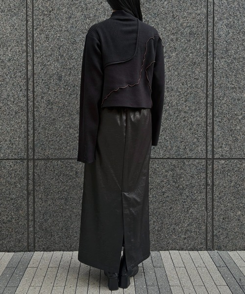 &g'aime（アンジェム）の「【&ｇ'aime 】メロー配色ショートニット　Contrast Lettuce-Edge Short Knit（ニット/セーター・レディース・チャコールグレー/ブラック/グレイッシュベージュ・FREE）」の22枚目の写真