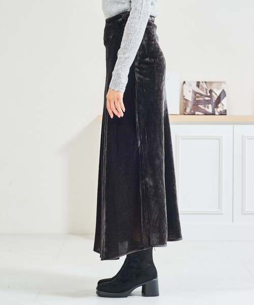 MISCH MASCH(ミッシュマッシュ)の「ZOZO限定 ベロアロングスカート(スカート・レディース・ブラック・フリ-)」の12枚目の写真