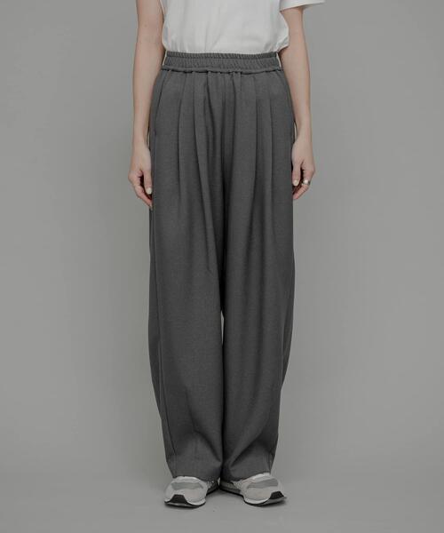 URBAN RESEARCH Sonny Label（アーバンリサーチサニーレーベル）の「『UR TECH SMOOTHLUXE』イージーワイドコクーンパンツ（その他パンツ・レディース・グレー/ホワイト系その他・36/38）」の19枚目の写真