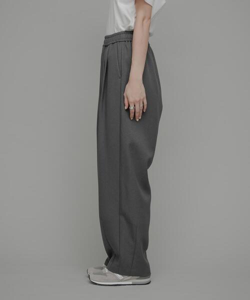 URBAN RESEARCH Sonny Label（アーバンリサーチサニーレーベル）の「『UR TECH SMOOTHLUXE』イージーワイドコクーンパンツ（その他パンツ・レディース・グレー/ホワイト系その他・36/38）」の20枚目の写真