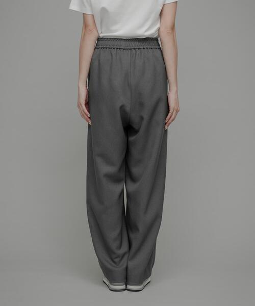 URBAN RESEARCH Sonny Label（アーバンリサーチサニーレーベル）の「『UR TECH SMOOTHLUXE』イージーワイドコクーンパンツ（その他パンツ・レディース・グレー/ホワイト系その他・36/38）」の21枚目の写真